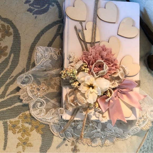 SALE🌸Adorable Book Stack🌸 - Picture 2 of 8